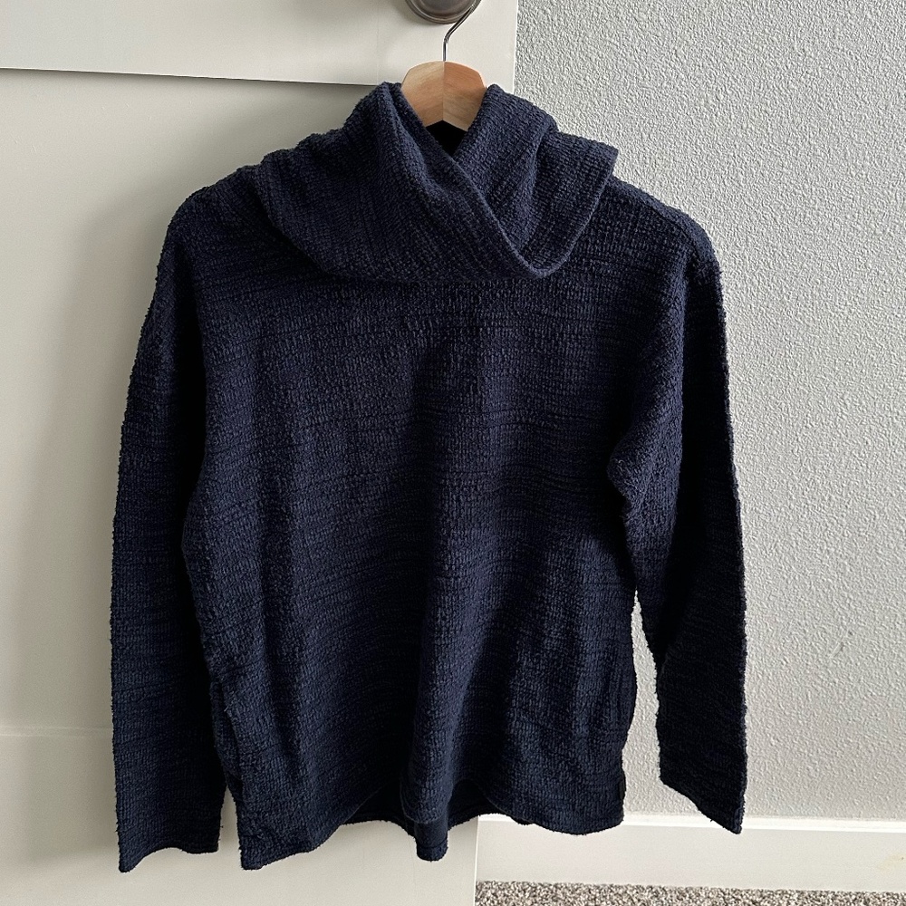 Women's Burton funnel Neck Size Medium